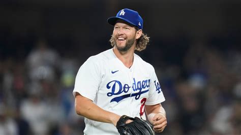Kershaw tosses 2-hit ball over 5 innings and Dodgers beat Giants 7-0